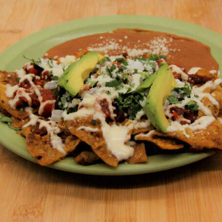 CHILAQUILES EN SALSA “LA CALLE”